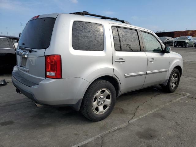 5FNYF3H25BB007698 - 2011 HONDA PILOT LX GRAY photo 3