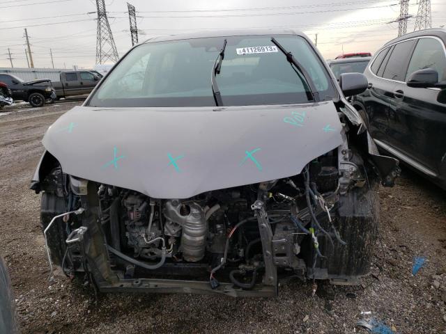 5TDXZ3DC8LS040547 - 2020 TOYOTA SIENNA SE GRAY photo 5