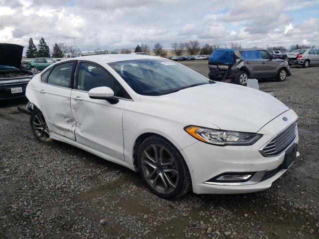 3FA6P0G76HR276158 - 2017 FORD FUSION S WHITE photo 4