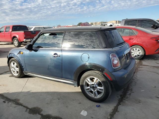 WMWSU3C50BT095356 - 2011 MINI COOPER BLUE photo 2