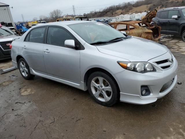 2T1BU4EE4BC689980 - 2011 TOYOTA COROLLA BASE SILVER photo 4