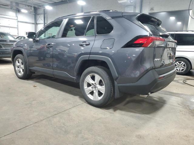 2T3P1RFV8LW132796 - 2020 TOYOTA RAV4 XLE GRAY photo 2