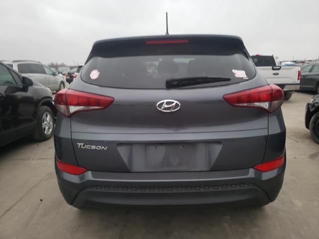 KM8J23A41JU736260 - 2018 HYUNDAI TUCSON SE GRAY photo 6