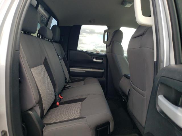5TFUY5F13GX560250 - 2016 TOYOTA TUNDRA DOUBLE CAB SR/SR5 SILVER photo 10