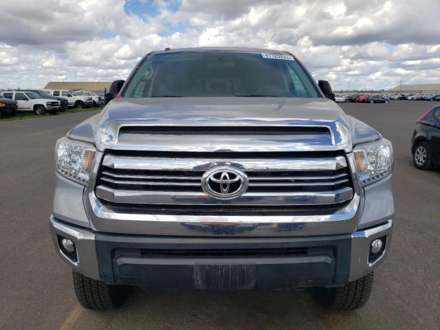 5TFUY5F13GX560250 - 2016 TOYOTA TUNDRA DOUBLE CAB SR/SR5 SILVER photo 5