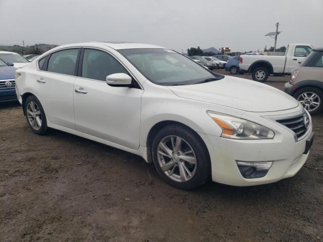 1N4AL3AP2DN568967 - 2013 NISSAN ALTIMA 2.5 WHITE photo 4