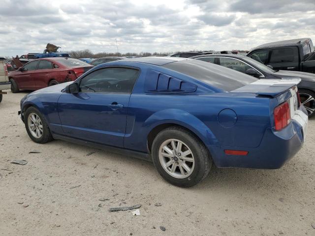 1ZVFT80N275275066 - 2007 FORD MUSTANG BLUE photo 2