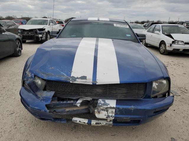 1ZVFT80N275275066 - 2007 FORD MUSTANG BLUE photo 5