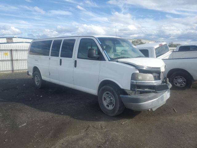 1GAZG1FG6F1105988 - 2015 CHEVROLET EXPRESS G3 LT WHITE photo 4