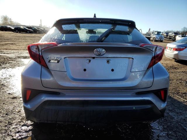 NMTKHMBXXKR080070 - 2019 TOYOTA C-HR XLE SILVER photo 6