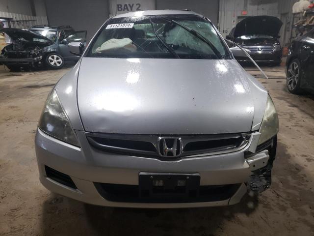 1HGCM56866A180715 - 2006 HONDA ACCORD EX SILVER photo 5