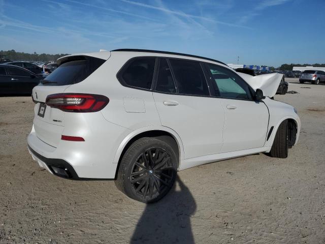 5UXCR6C07L9C55697 - 2020 BMW X5 XDRIVE40I WHITE photo 3