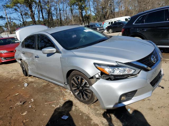 1N4AL3AP1JC109999 - 2018 NISSAN ALTIMA 2.5 SILVER photo 4