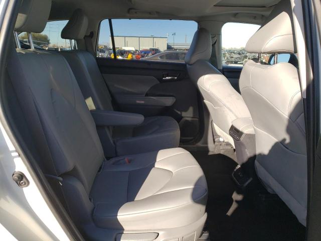 5TDHZRAH2LS503645 - 2020 TOYOTA HIGHLANDER XLE WHITE photo 11