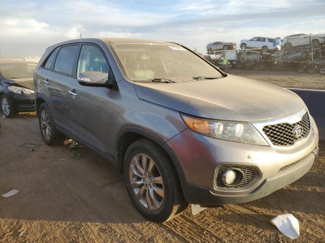 5XYKU4A23BG019577 - 2011 KIA SORENTO EX SILVER photo 4