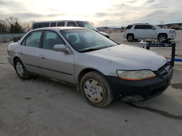 1HGCG1644WA016263 - 1998 HONDA ACCORD LX SILVER photo 4