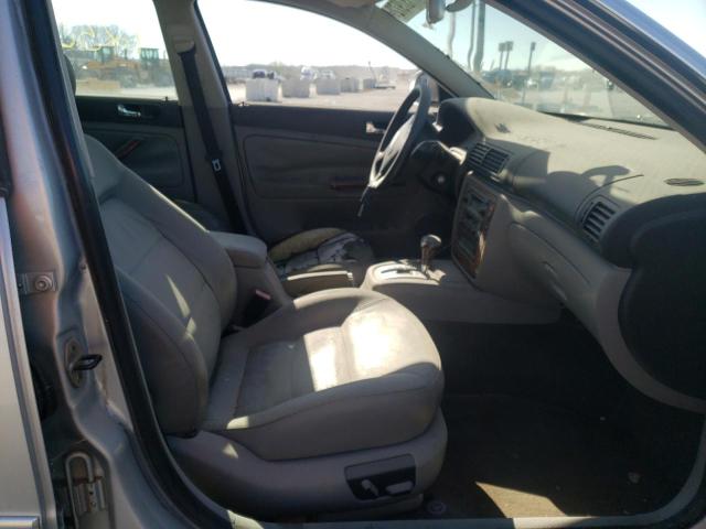 WVWRU63B95E114715 - 2005 VOLKSWAGEN PASSAT GLX Gümüş foto 5