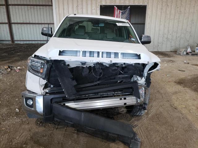 5TFHY5F15KX791256 - 2019 TOYOTA TUNDRA CREWMAX LIMITED WHITE photo 5