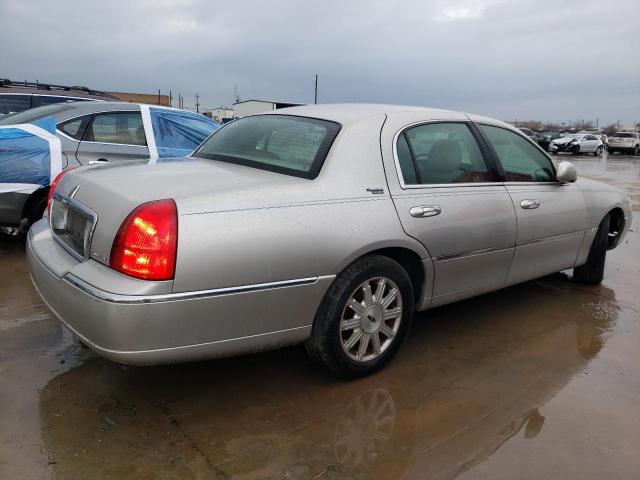 2LNHM82V18X650057 - 2008 LINCOLN TOWN CAR SIGNATURE LIMITED SILVER photo 3