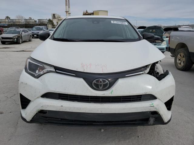 JTMZFREV6JJ172625 - 2018 TOYOTA RAV4 LE WHITE photo 5