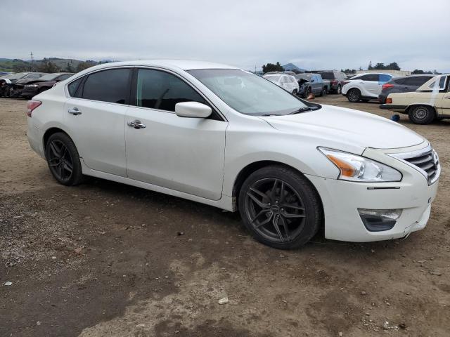 1N4AL3AP9DC232566 - 2013 NISSAN ALTIMA 2.5 WHITE photo 4