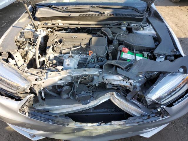 19UUB1F33JA003961 - 2018 ACURA TLX SILVER photo 11