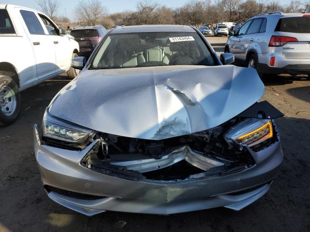 19UUB1F33JA003961 - 2018 ACURA TLX SILVER photo 5