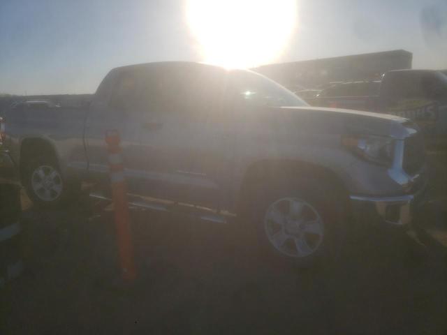 5TFUY5F11LX932825 - 2020 TOYOTA TUNDRA DOUBLE CAB SR/SR5 SILVER photo 4