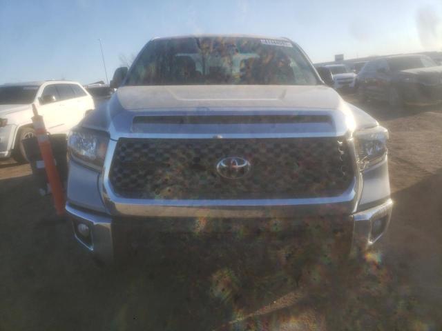 5TFUY5F11LX932825 - 2020 TOYOTA TUNDRA DOUBLE CAB SR/SR5 SILVER photo 5