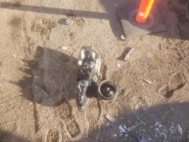 2G2WS522741124894 - 2004 PONTIAC GRAND PRIX GT2 თეთრი ფოტო 12