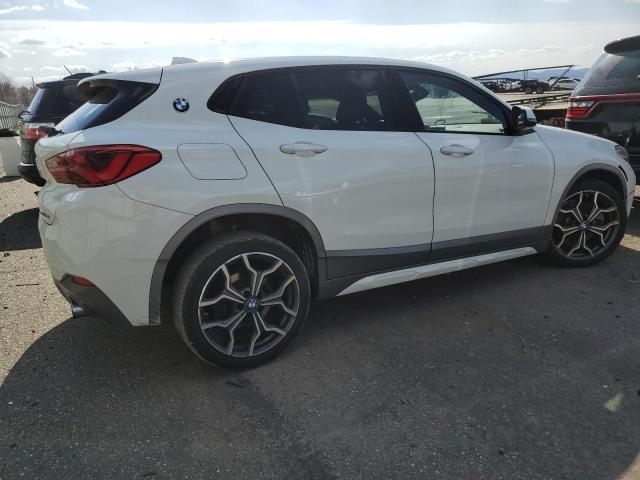 WBXYJ5C38JEF81678 - 2018 BMW X2 XDRIVE28I WHITE photo 3