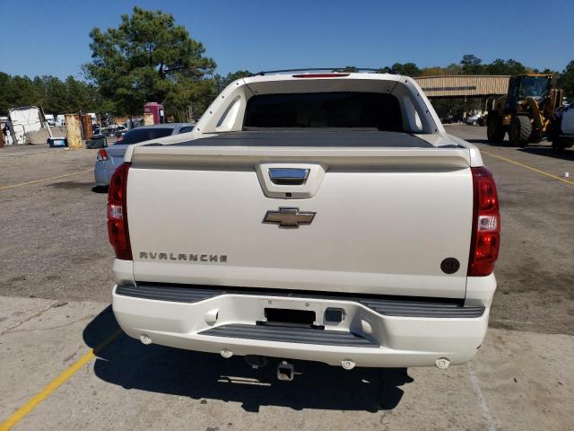 3GNEC12J18G267963 - 2008 CHEVROLET AVALANCHE C1500 WHITE photo 6