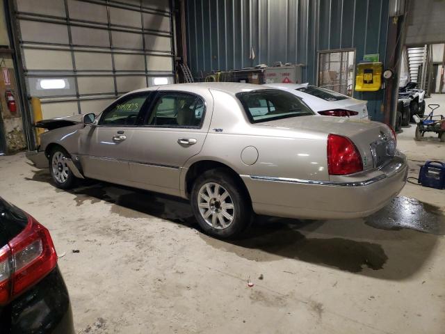 1LNHM82V67Y635777 - 2007 LINCOLN TOWN CAR SIGNATURE LIMITED BEIGE photo 2