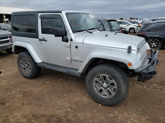 1J4FA54118L591676 - 2008 JEEP WRANGLER SAHARA SILVER photo 4