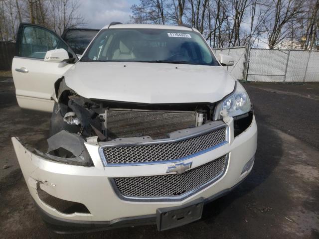 1GNKVLED9BJ217770 - 2011 CHEVROLET TRAVERSE LTZ WHITE photo 5