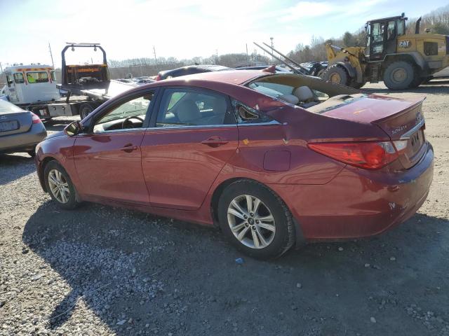 5NPEB4AC0DH797018 - 2013 HYUNDAI SONATA GLS RED photo 2