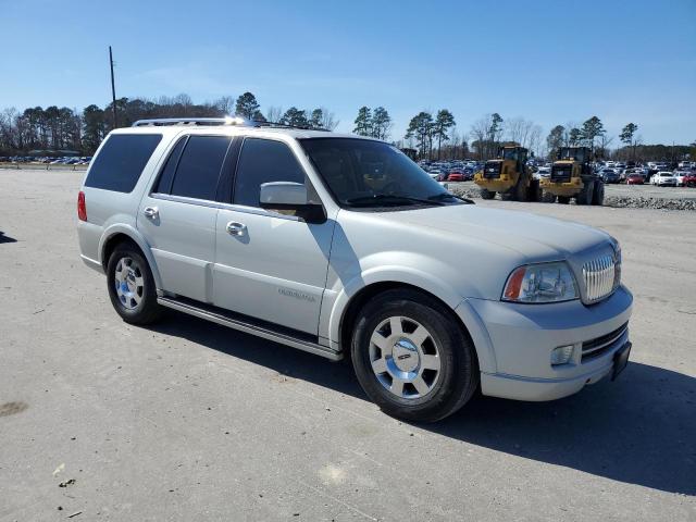 5LMFU27516LJ21244 - 2006 LINCOLN NAVIGATOR WHITE photo 4