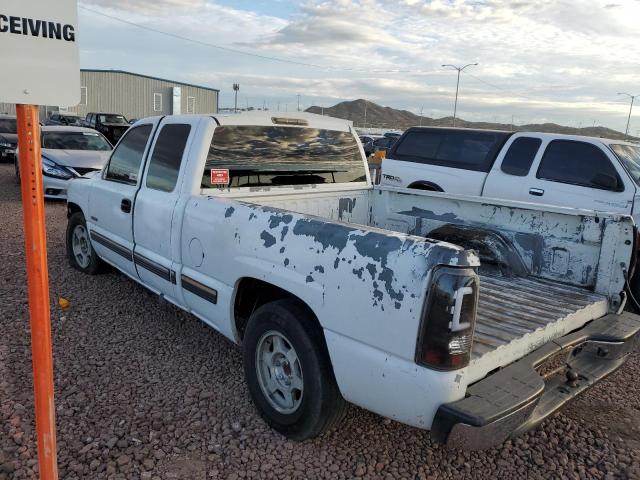 2GCEC19V021319696 - 2002 CHEVROLET SILVERADO C1500 WHITE photo 2