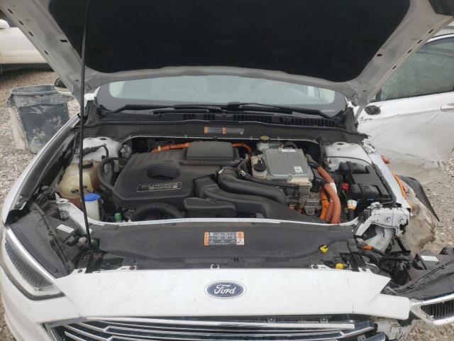 3FA6P0PU8JR111076 - 2018 FORD FUSION SE PHEV WHITE photo 11