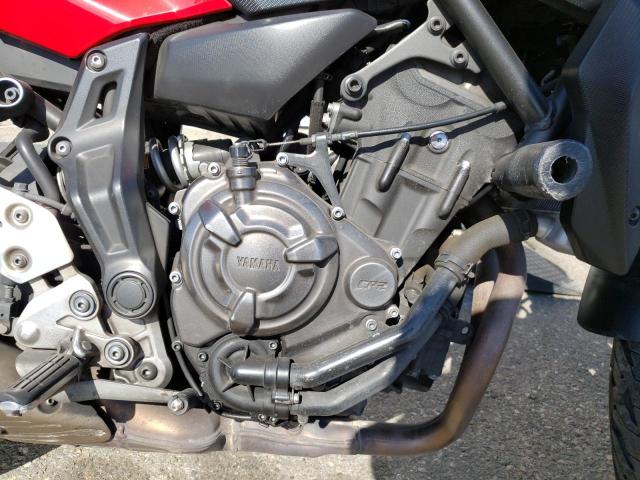 JYARM06Y4HA003784 - 2017 YAMAHA FZ07 C RED photo 7