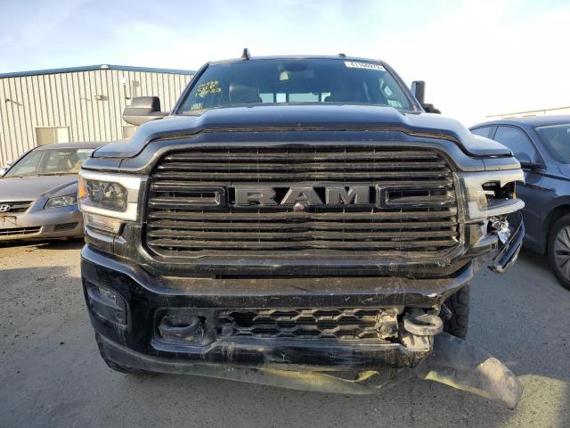 3C6UR5FLXLG273850 - 2020 RAM 2500 LARAMIE BLACK photo 5