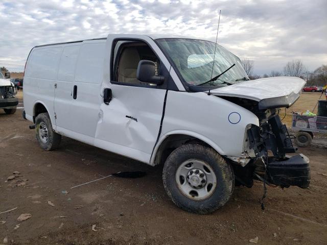 1GCWGFBA9D1141728 - 2013 CHEVROLET EXPRESS G2 WHITE photo 4