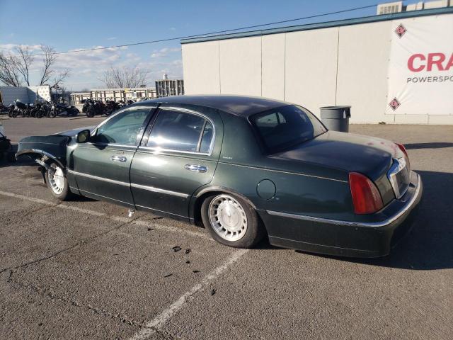 1LNHM81W01Y695510 - 2001 LINCOLN TOWN CAR EXECUTIVE GREEN photo 2