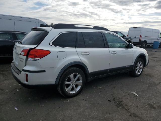 4S4BRBKC7D3297642 - 2013 SUBARU OUTBACK 2.5I LIMITED WHITE photo 3