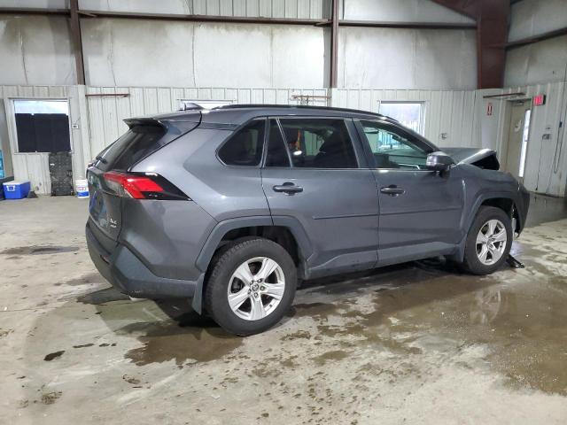 2T3P1RFV4MW204398 - 2021 TOYOTA RAV4 XLE GRAY photo 3