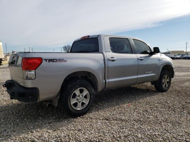 5TFDV581X8X049805 - 2008 TOYOTA TUNDRA CREWMAX LIMITED SILVER photo 3