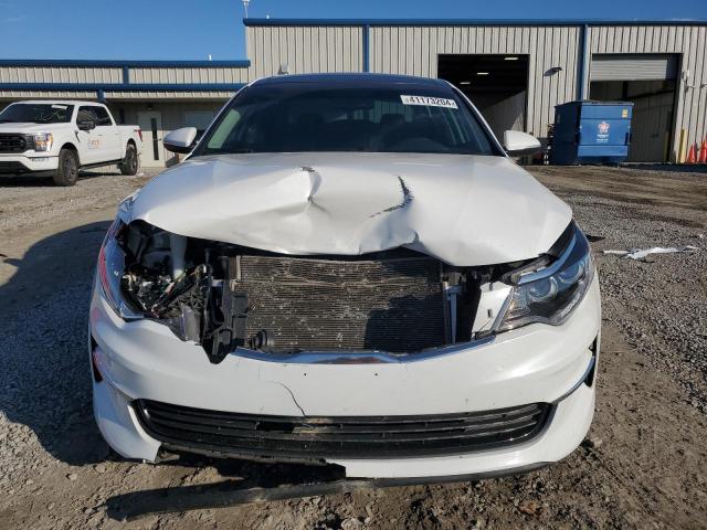 5XXGU4L35GG121311 - 2016 KIA OPTIMA EX WHITE photo 5