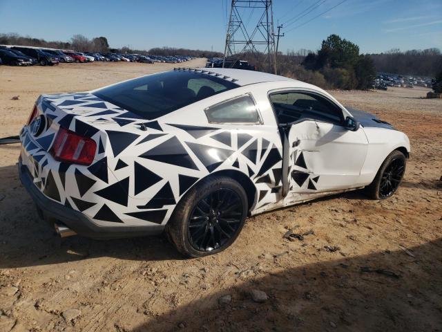 1ZVBP8AM8B5130082 - 2011 FORD MUSTANG WHITE photo 3