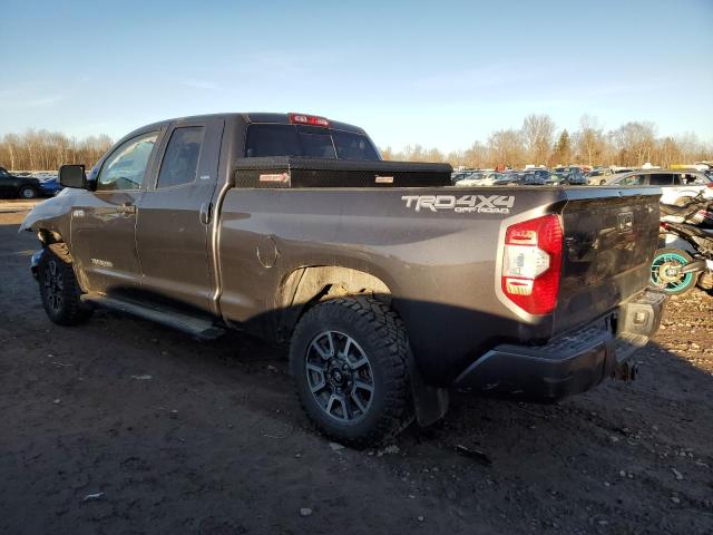 5TFUY5F11KX806463 - 2019 TOYOTA TUNDRA DOUBLE CAB SR/SR5 GRAY photo 2