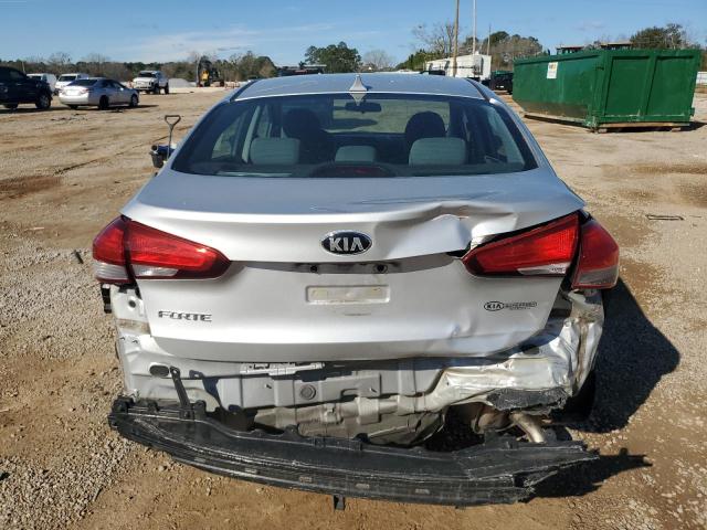 3KPFK4A73HE011309 - 2017 KIA FORTE LX SILVER photo 6